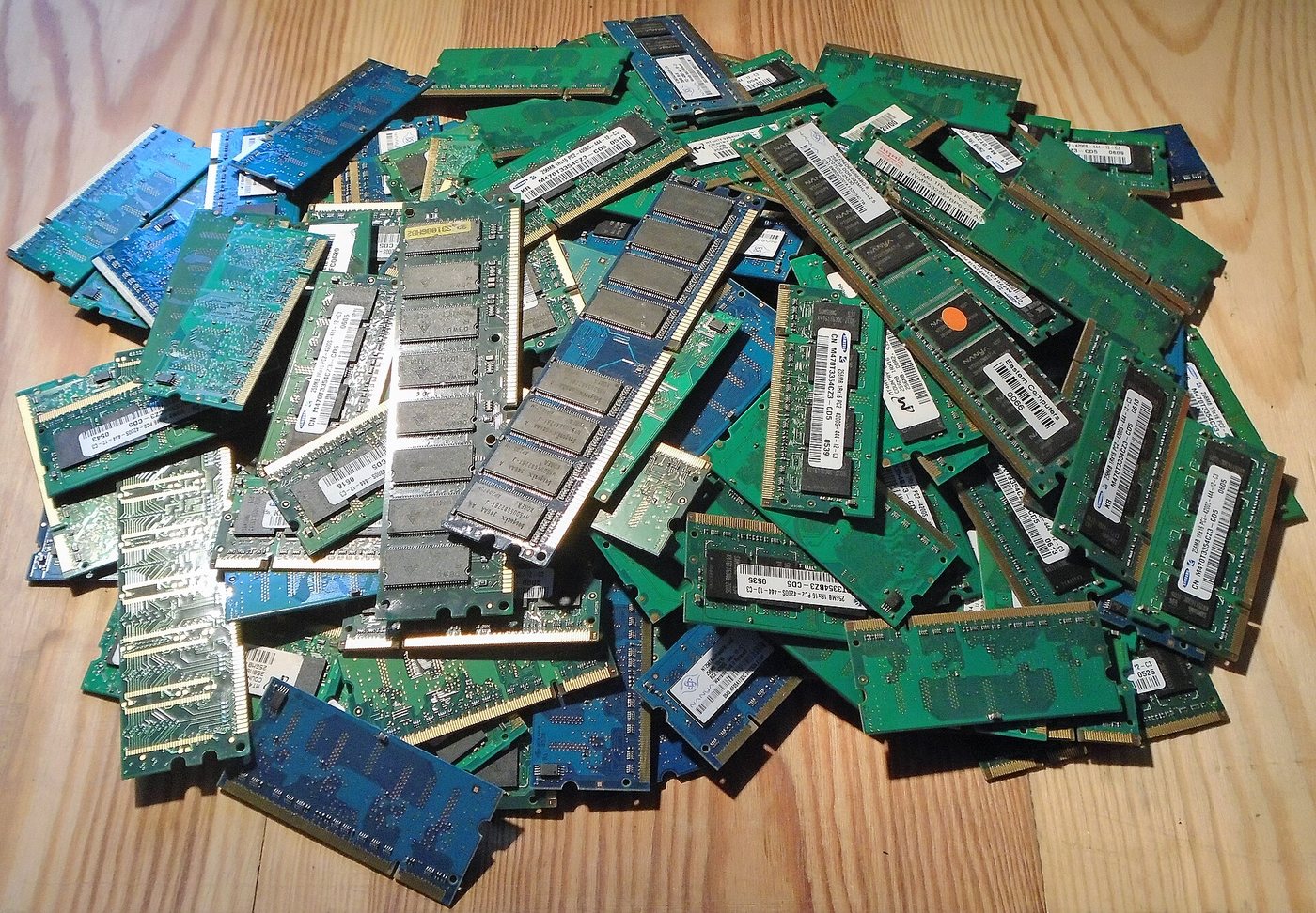 A pile of desktop and laptop RAM modules