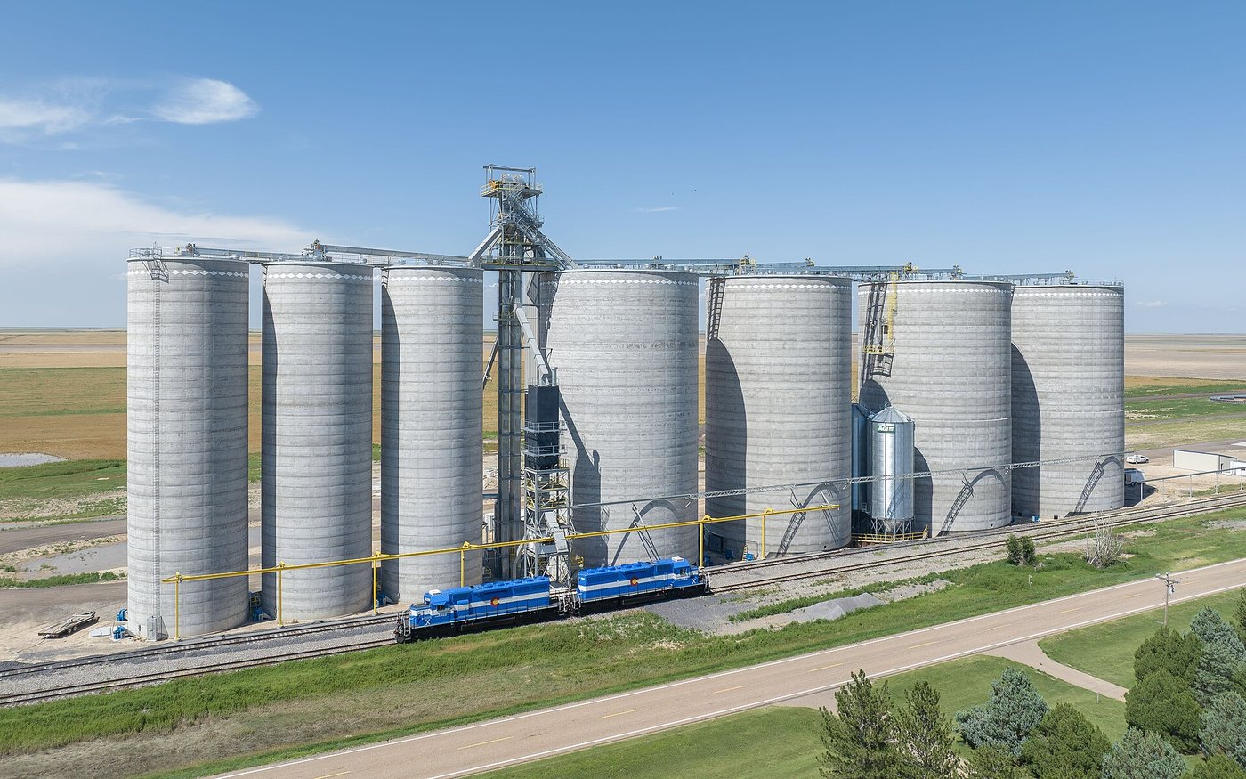 Grain elevator and storage complex