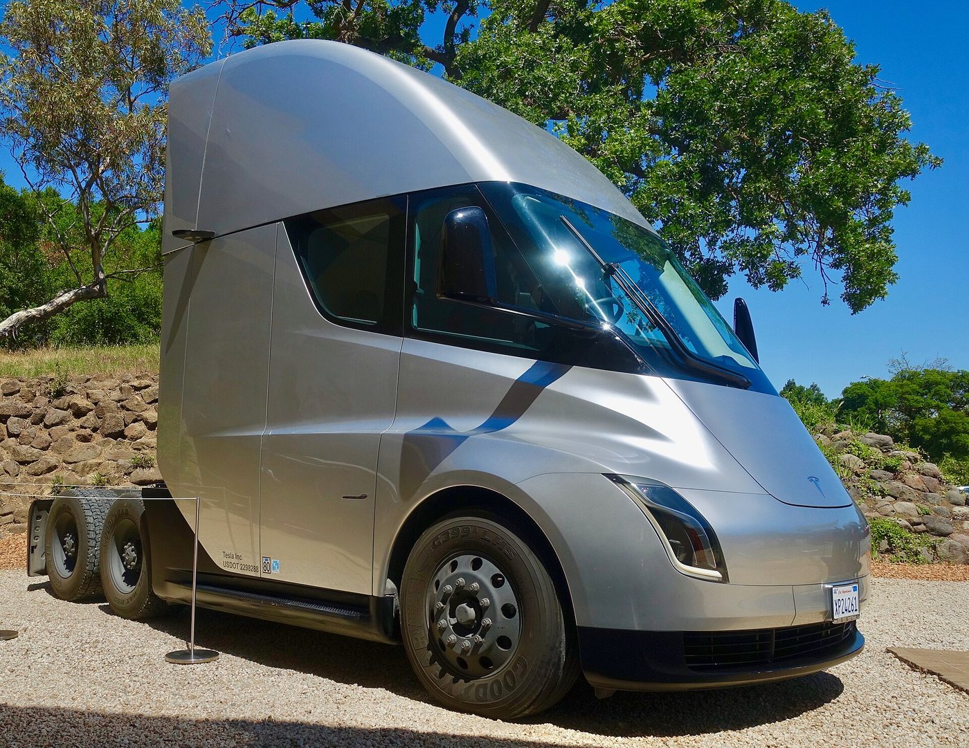Tesla Semi Class 8 electric truck